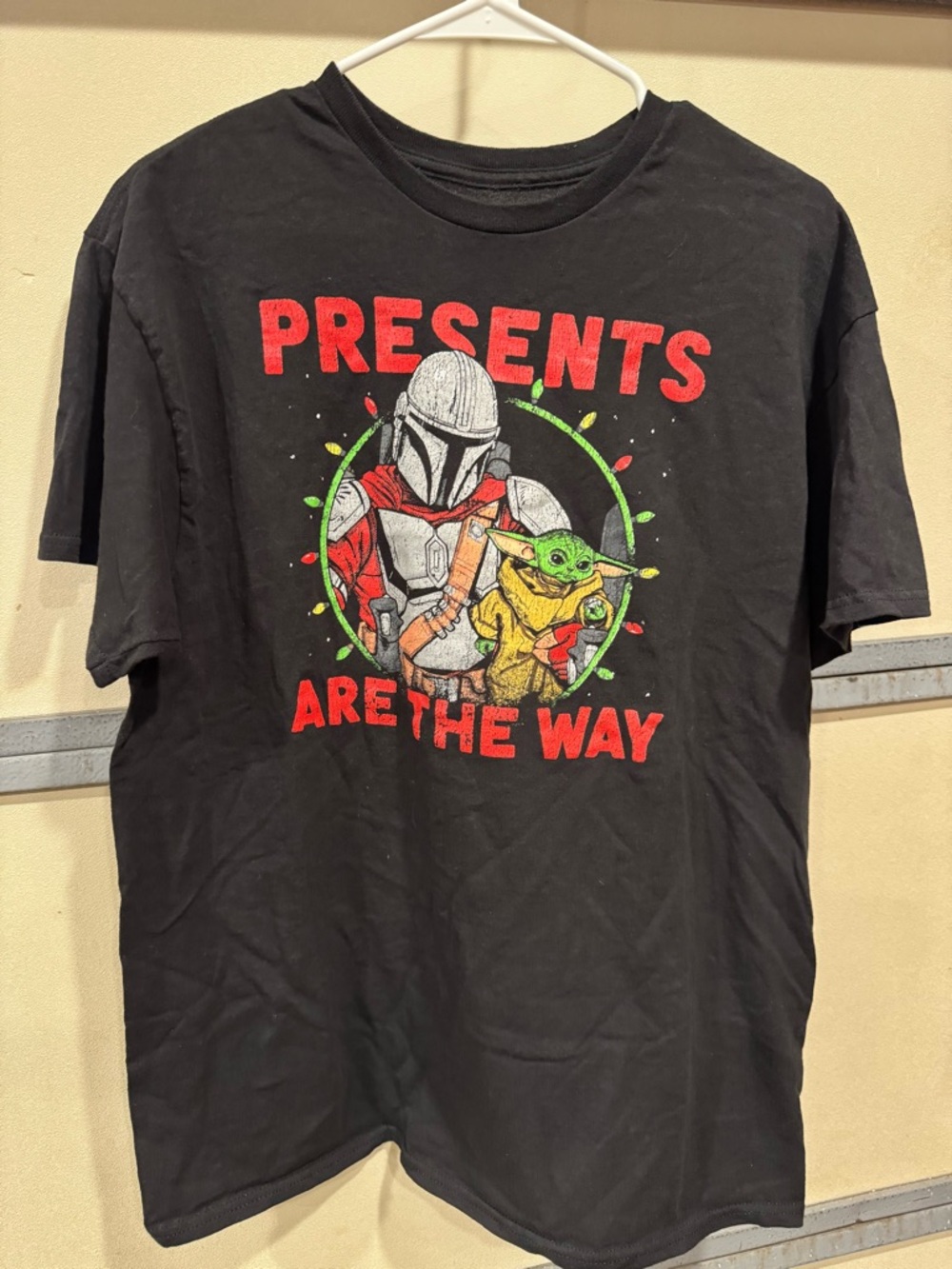 The Mandalorian, Grogu and Baby Yoda Men’s Christmas Holiday Graphic Tee - Black